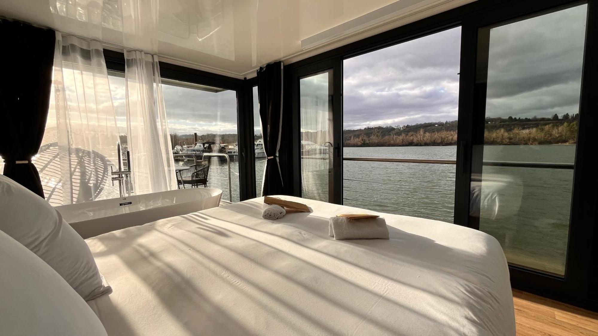 L'Escale Royale Saint-Martin-La-Garenne Port Ilon - Seine - Giverny Екстериор снимка