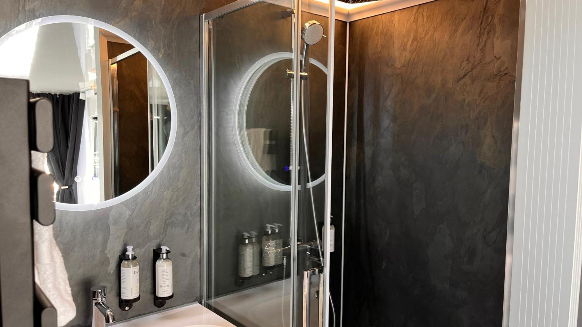 L'Escale Royale Saint-Martin-La-Garenne Port Ilon - Seine - Giverny Екстериор снимка